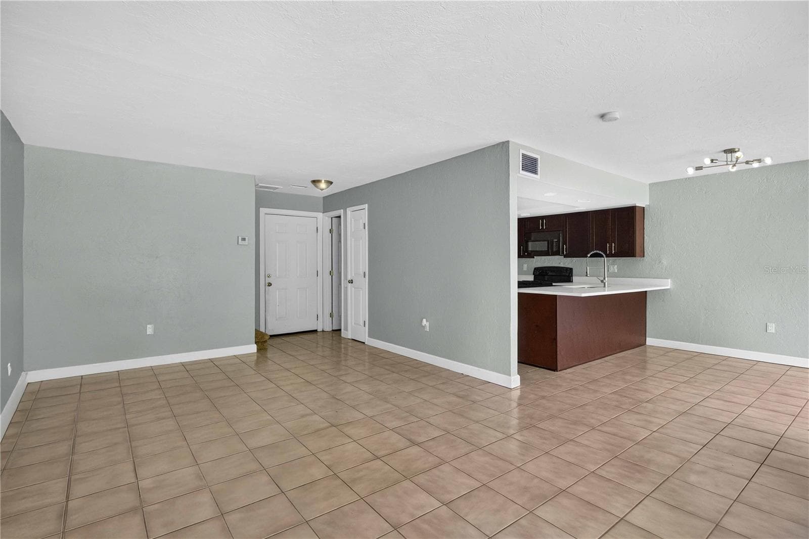 Condominium at 1125 LONGFELLOW WAY #125-B, SARASOTA, photo 11 of 31