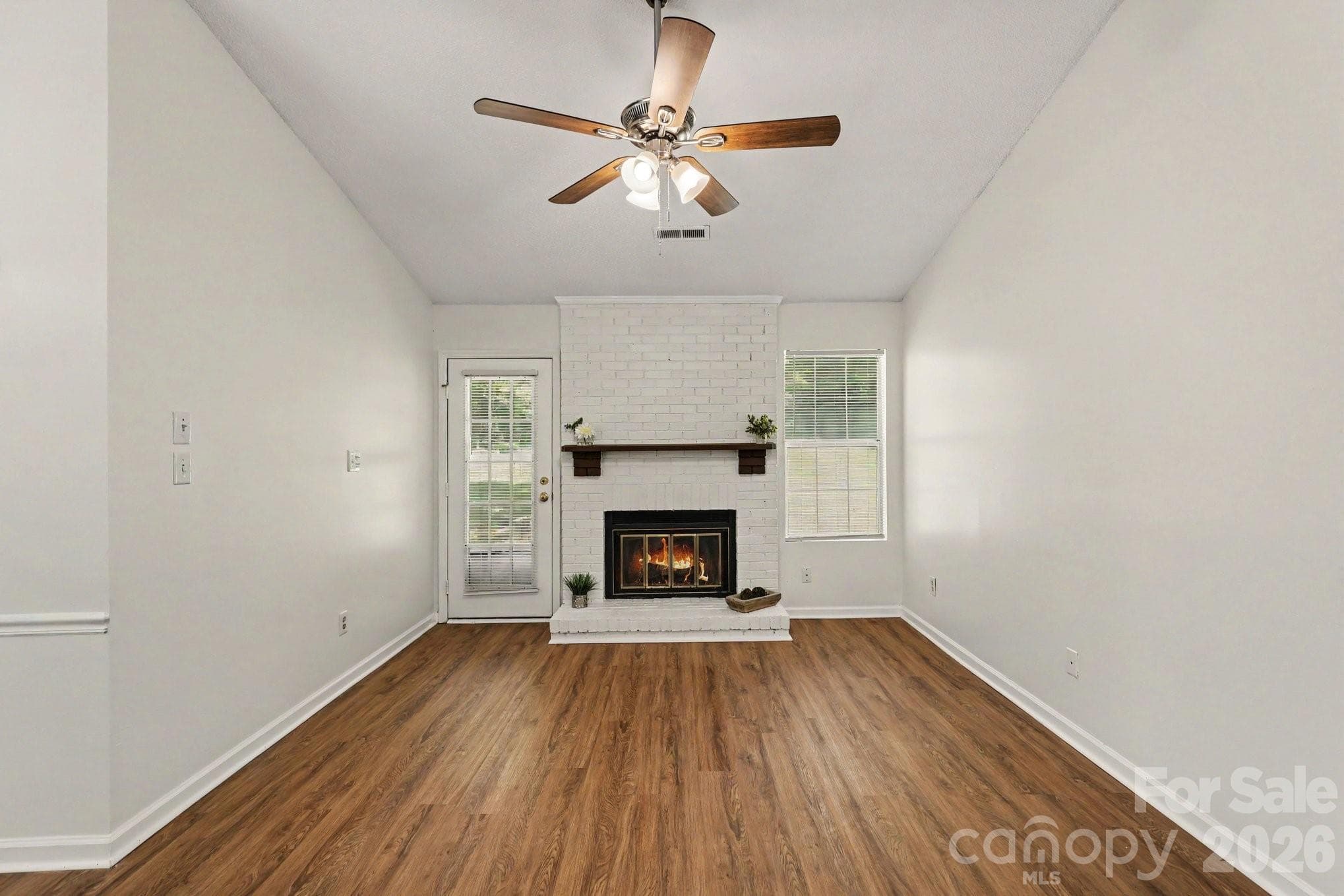 Single Family Residence at 2208 Pinebrook Circle, Charlotte, photo 5 of 43
