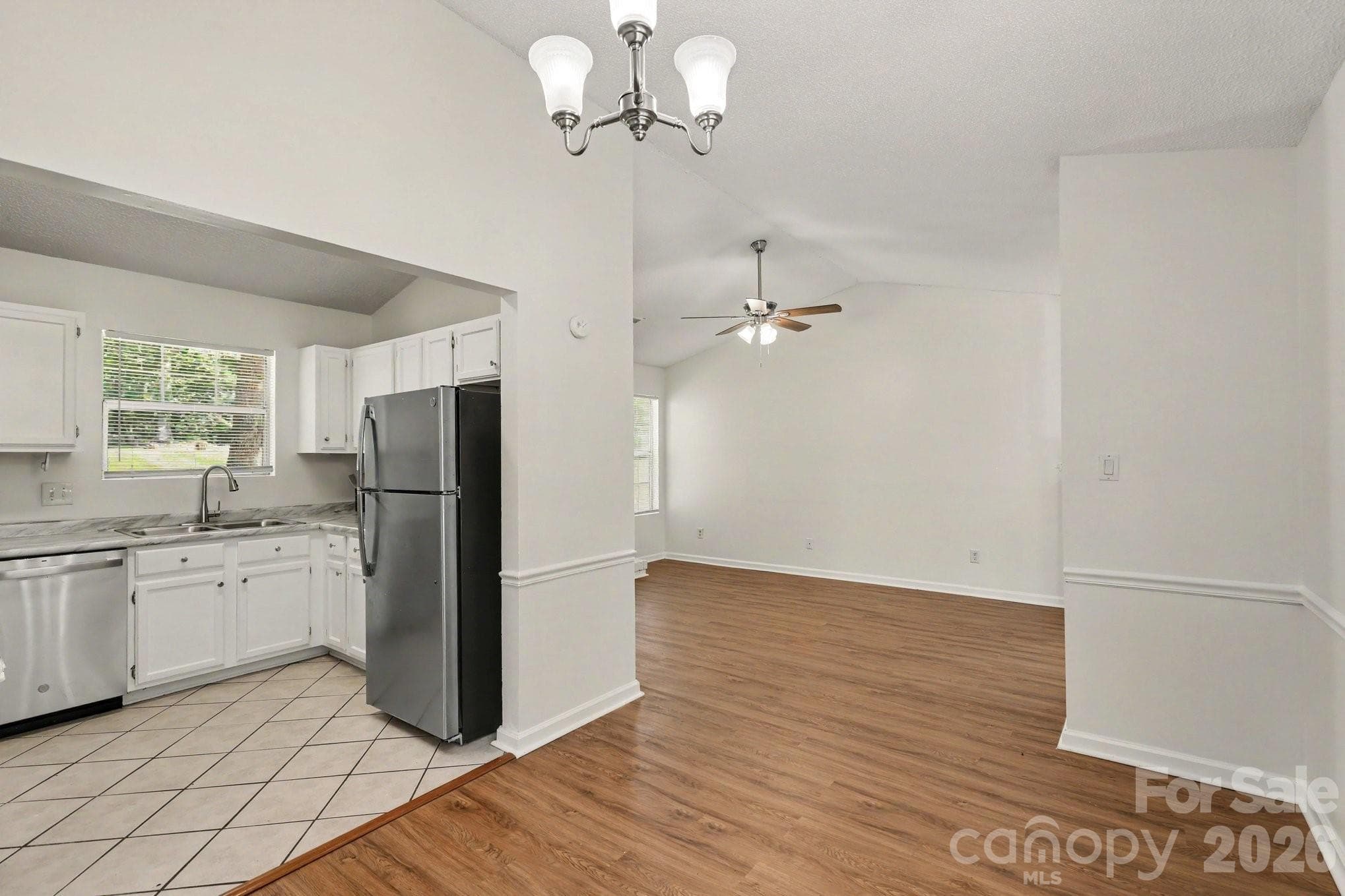 Single Family Residence at 2208 Pinebrook Circle, Charlotte, photo 14 of 43