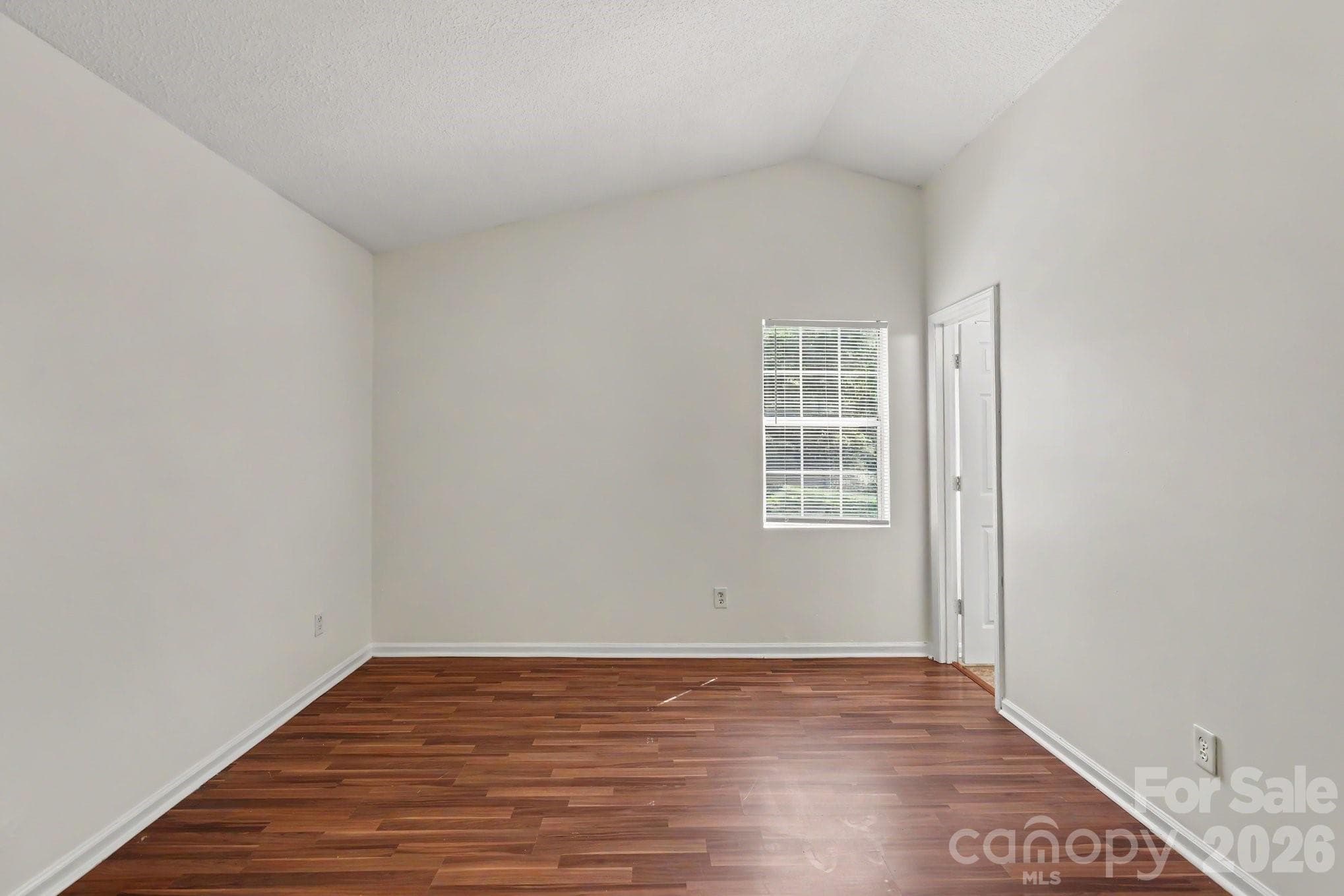 Single Family Residence at 2208 Pinebrook Circle, Charlotte, photo 19 of 43