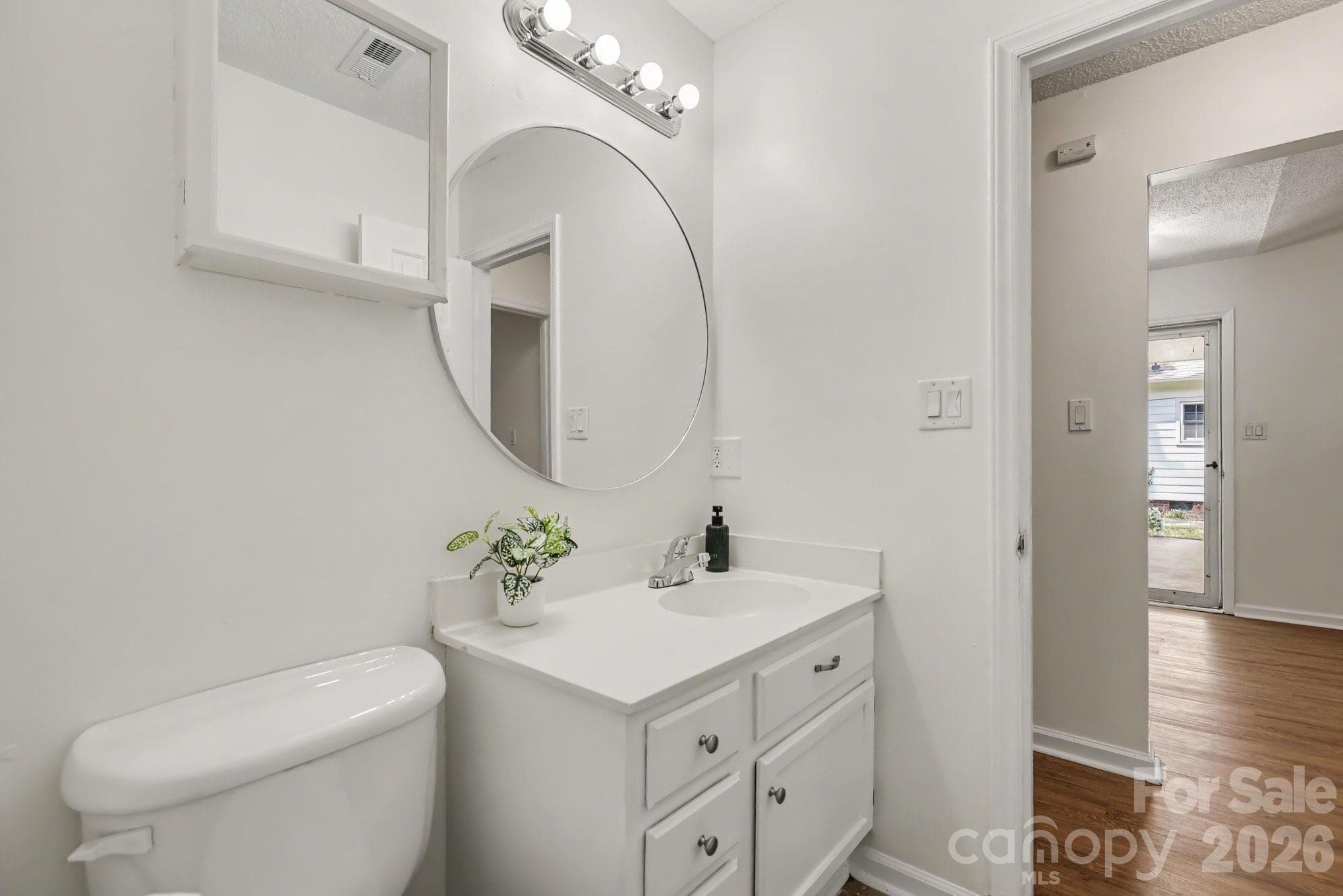 Single Family Residence at 2208 Pinebrook Circle, Charlotte, photo 27 of 43