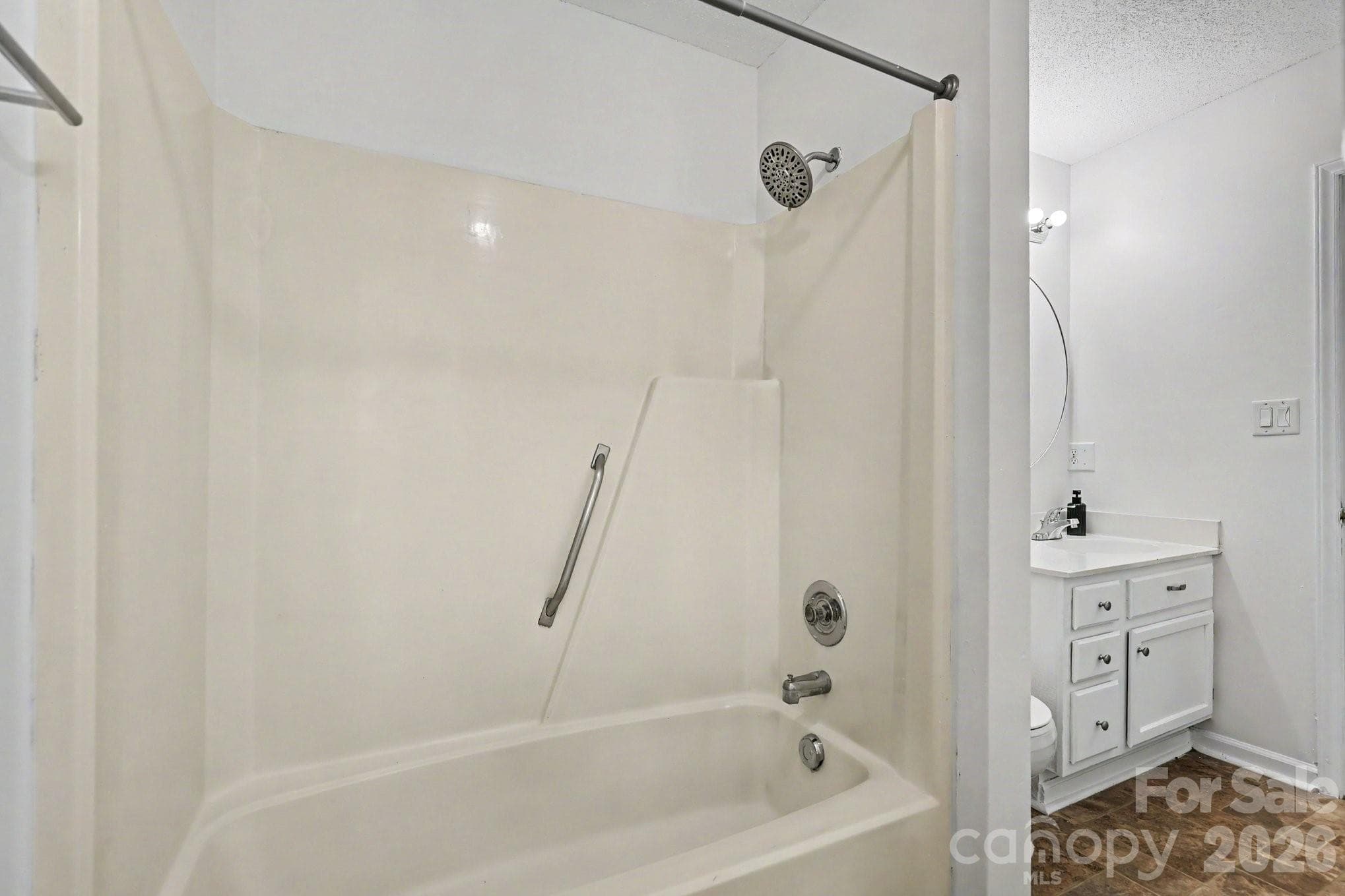 Single Family Residence at 2208 Pinebrook Circle, Charlotte, photo 28 of 43