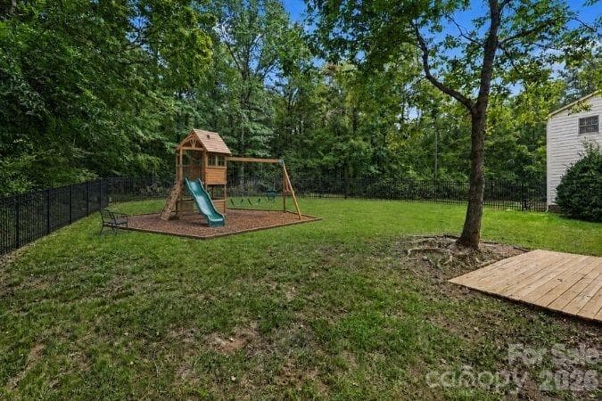 Virtually staged photo - 2208 Pinebrook Circle, Charlotte