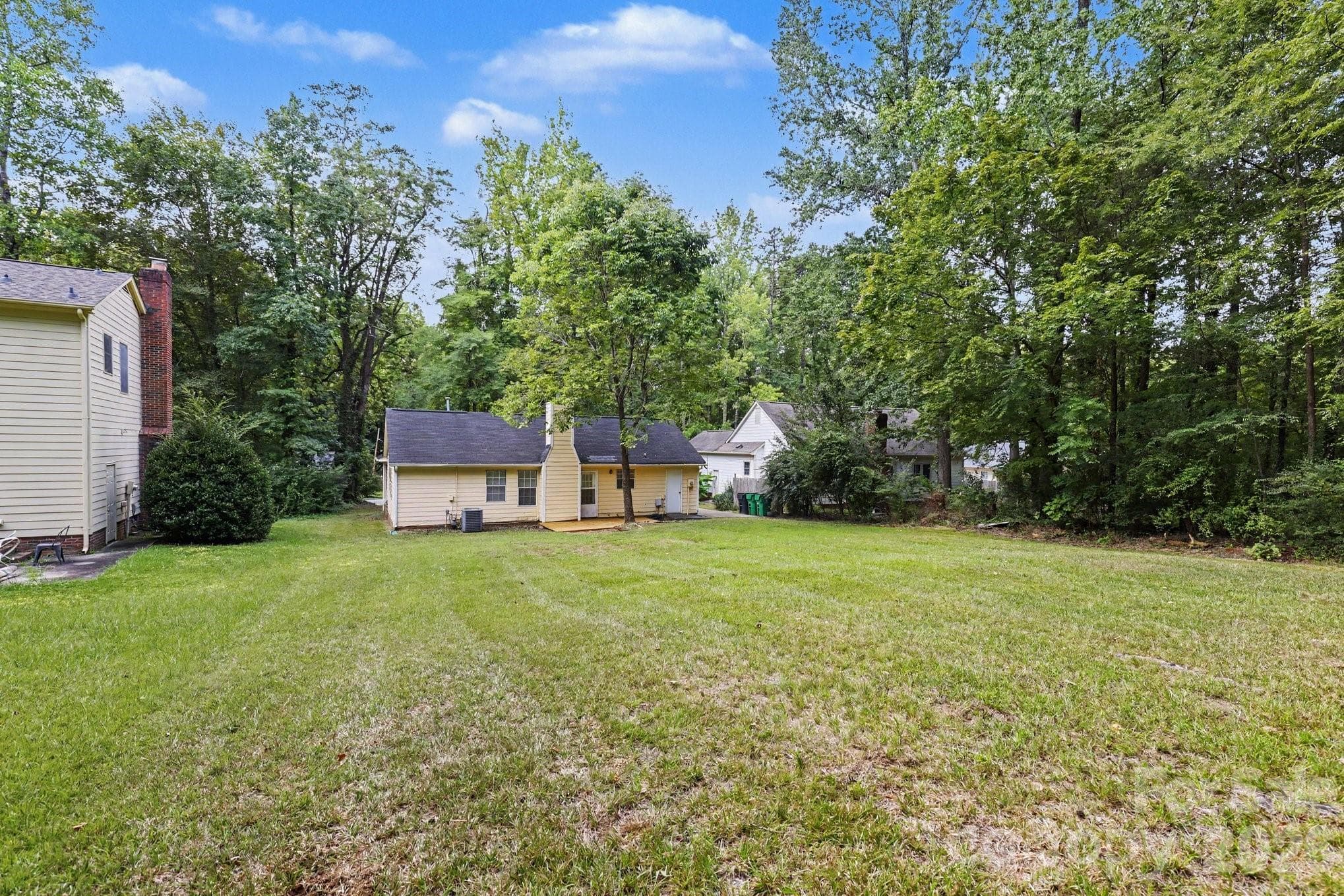Single Family Residence at 2208 Pinebrook Circle, Charlotte, photo 40 of 43