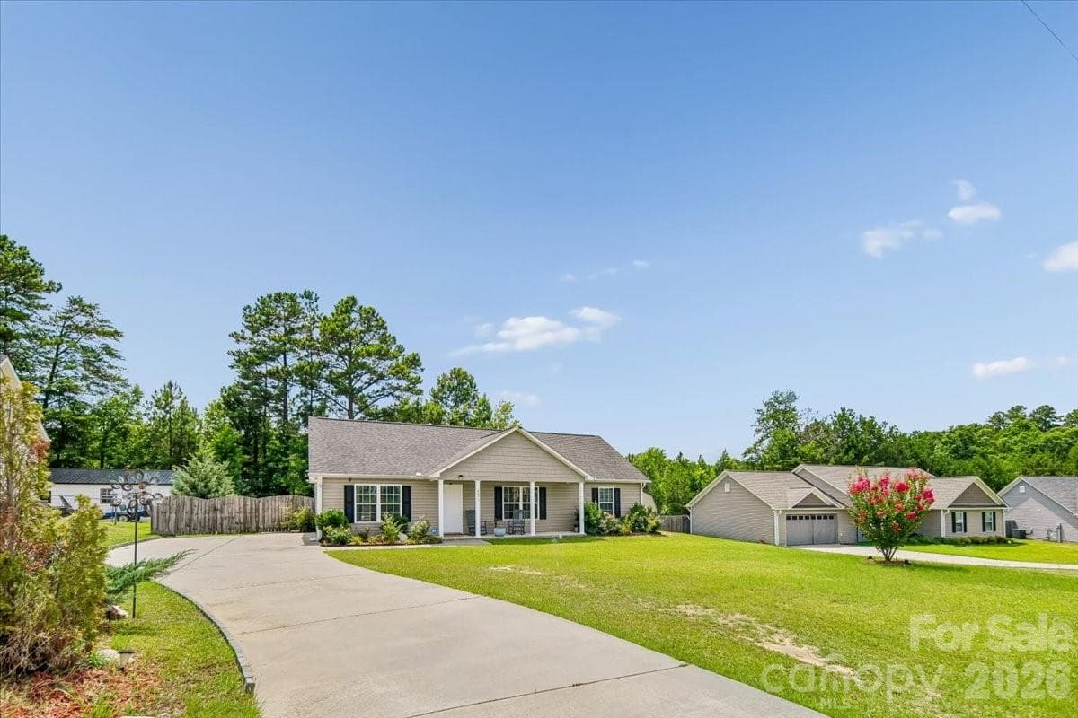 Single Family Residence at 5071 Sedgefield Drive, Lancaster, photo 3 of 24