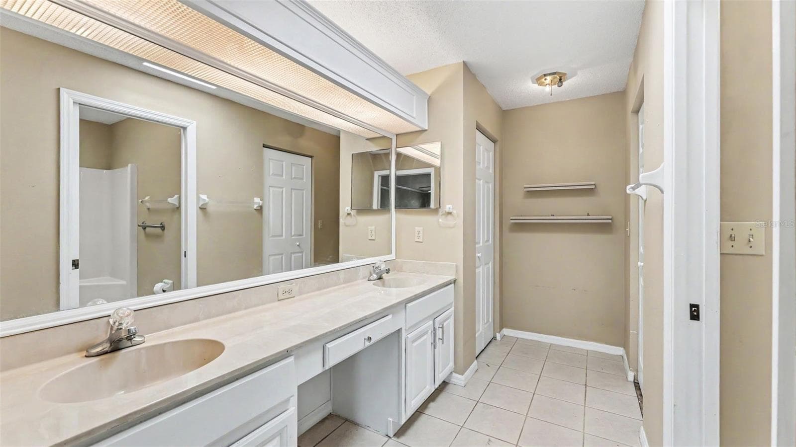 Primary bathroom - 2191 SILVER RE DR, LAKELAND