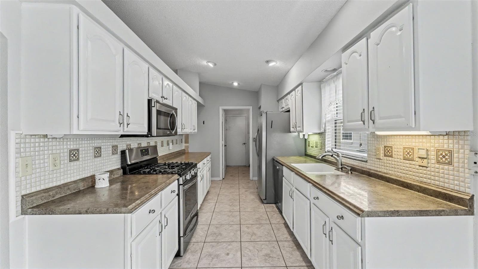 Kitchen - 2191 SILVER RE DR, LAKELAND