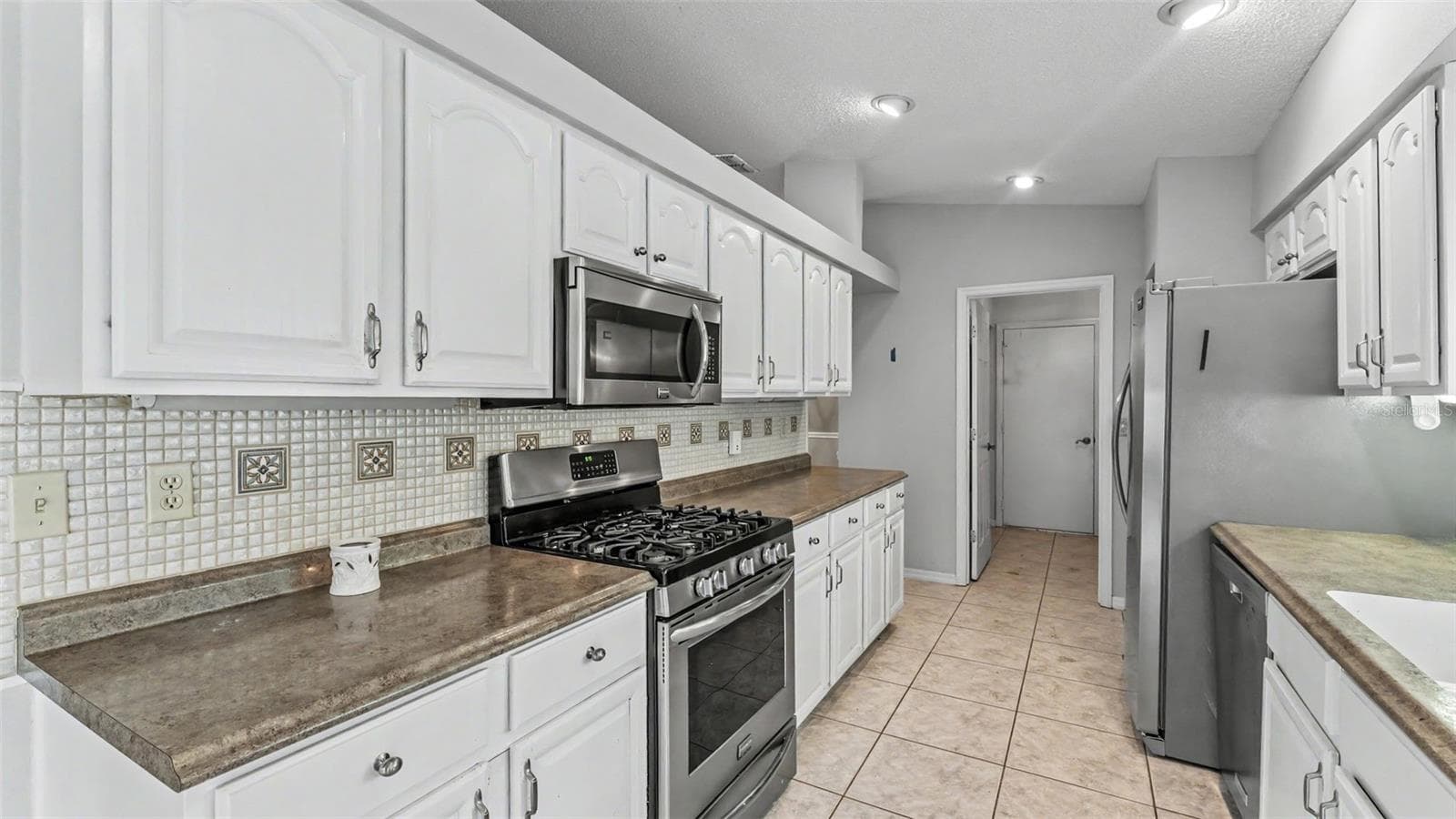 Kitchen - 2191 SILVER RE DR, LAKELAND