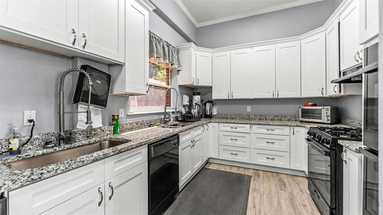 Club House Kitchen - 2191 SILVER RE DR, LAKELAND