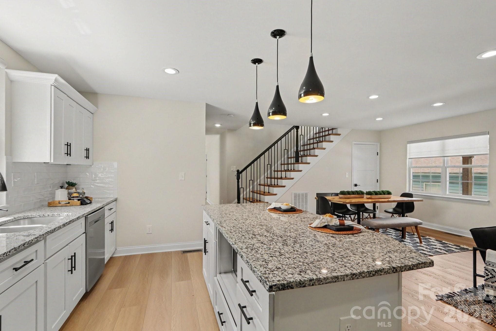 Single Family Residence at 842 Belmont Avenue, Charlotte, photo 5 of 28