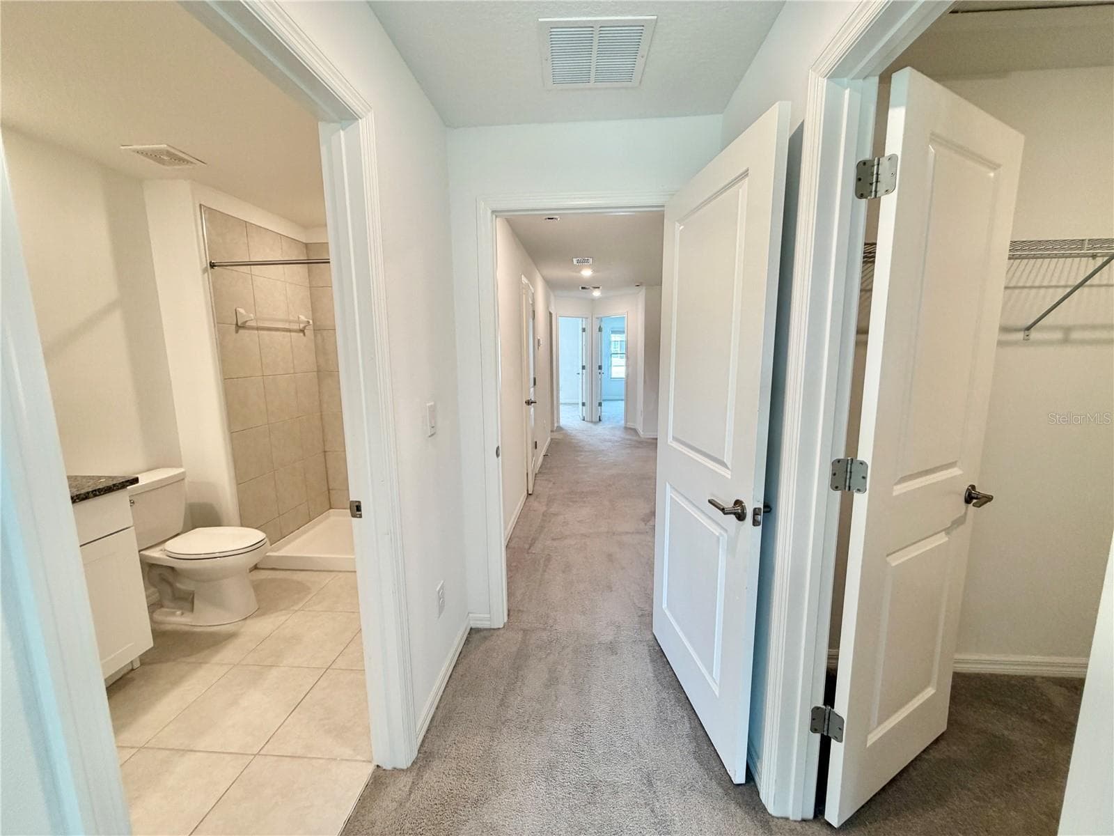 Master suite with full bath and large walk in closet - 2578 CHARLAN CT, HOLIDAY