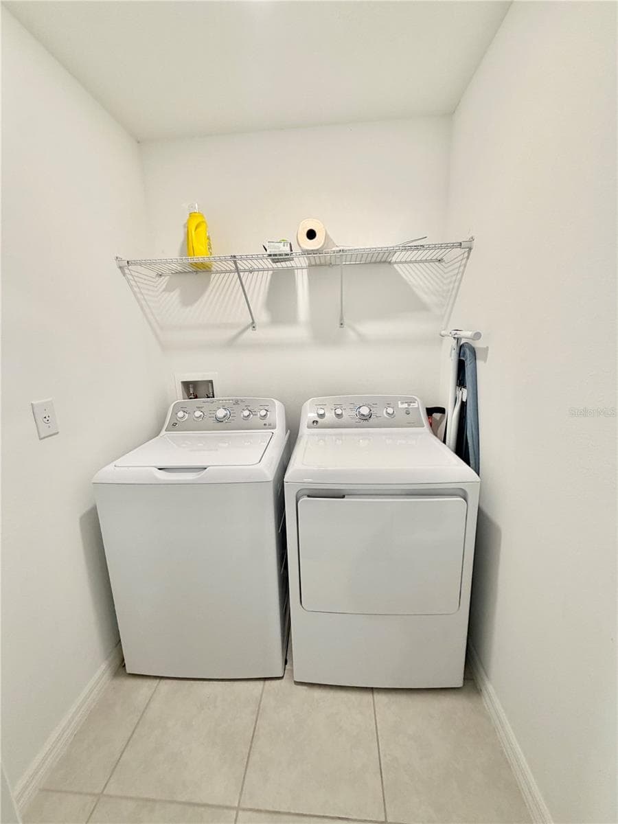 Laundry room on upper floor - 2578 CHARLAN CT, HOLIDAY