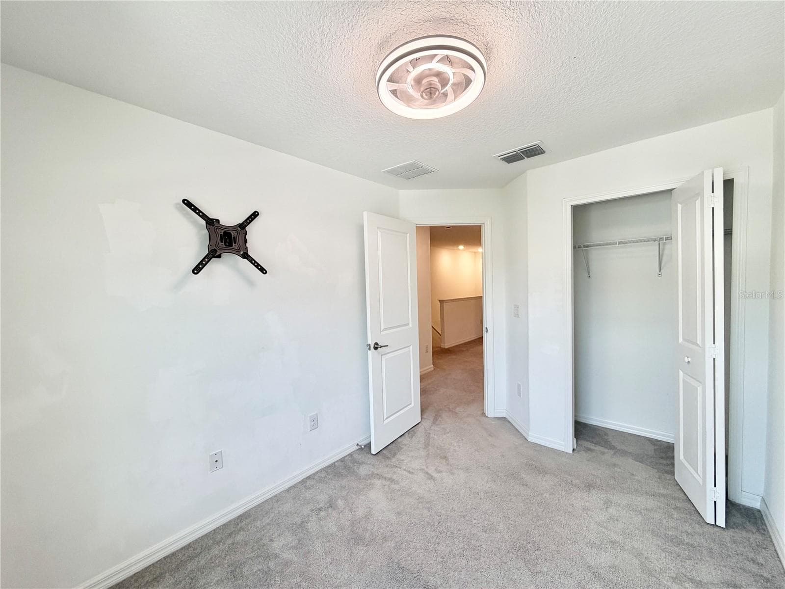 Guest bedroom on left - 2578 CHARLAN CT, HOLIDAY