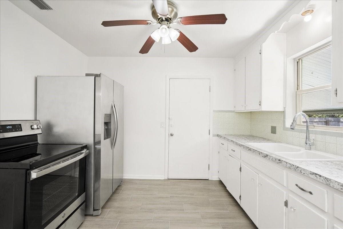 Single Family Residence at 2125 W LOU DR, JACKSONVILLE, photo 17 of 57