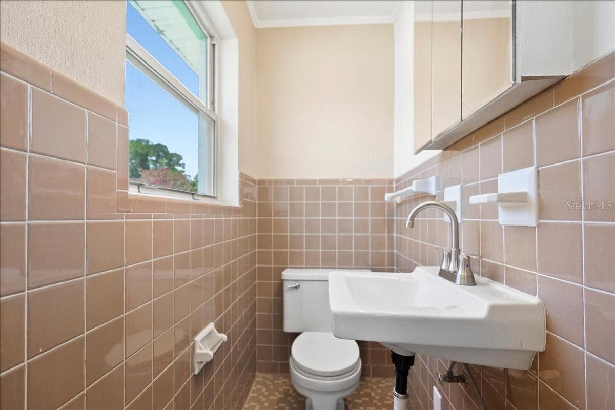 Single Family Residence at 2125 W LOU DR, JACKSONVILLE, photo 33 of 57