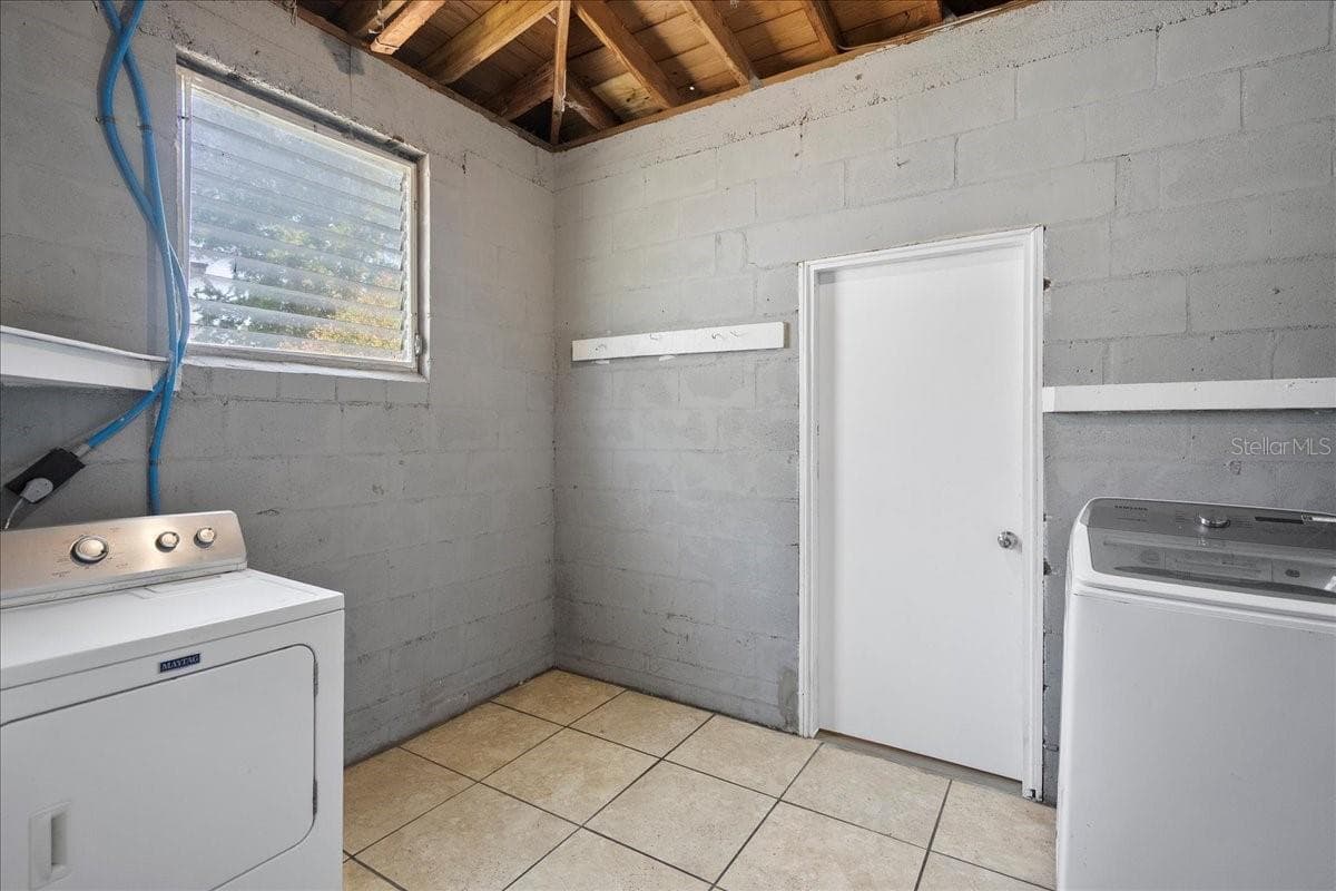 Single Family Residence at 2125 W LOU DR, JACKSONVILLE, photo 42 of 57