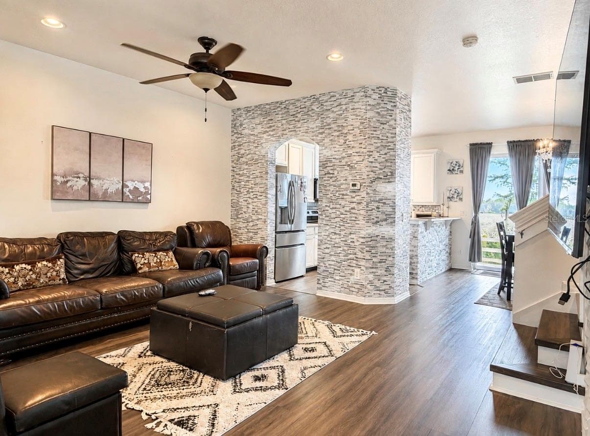 Townhouse at 10210 FALLSGROVE ST, ORLANDO, photo 6 of 28