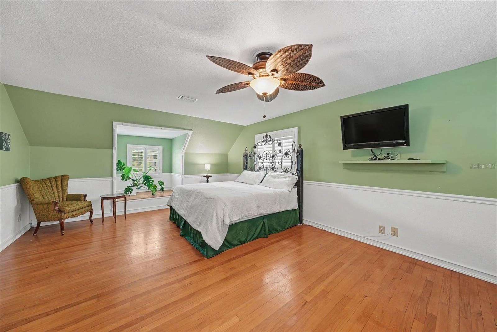 Single Family Residence at 404 CLARISSA DR, BRANDON, photo 27 of 51