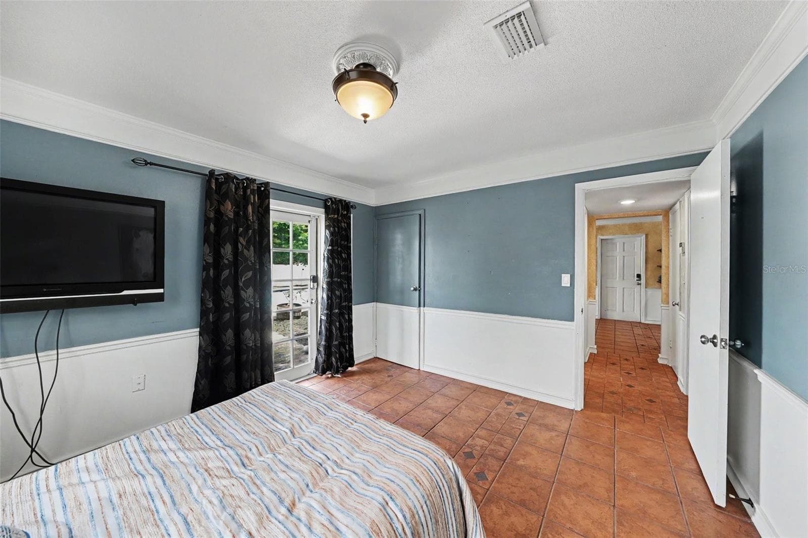 Single Family Residence at 404 CLARISSA DR, BRANDON, photo 31 of 51