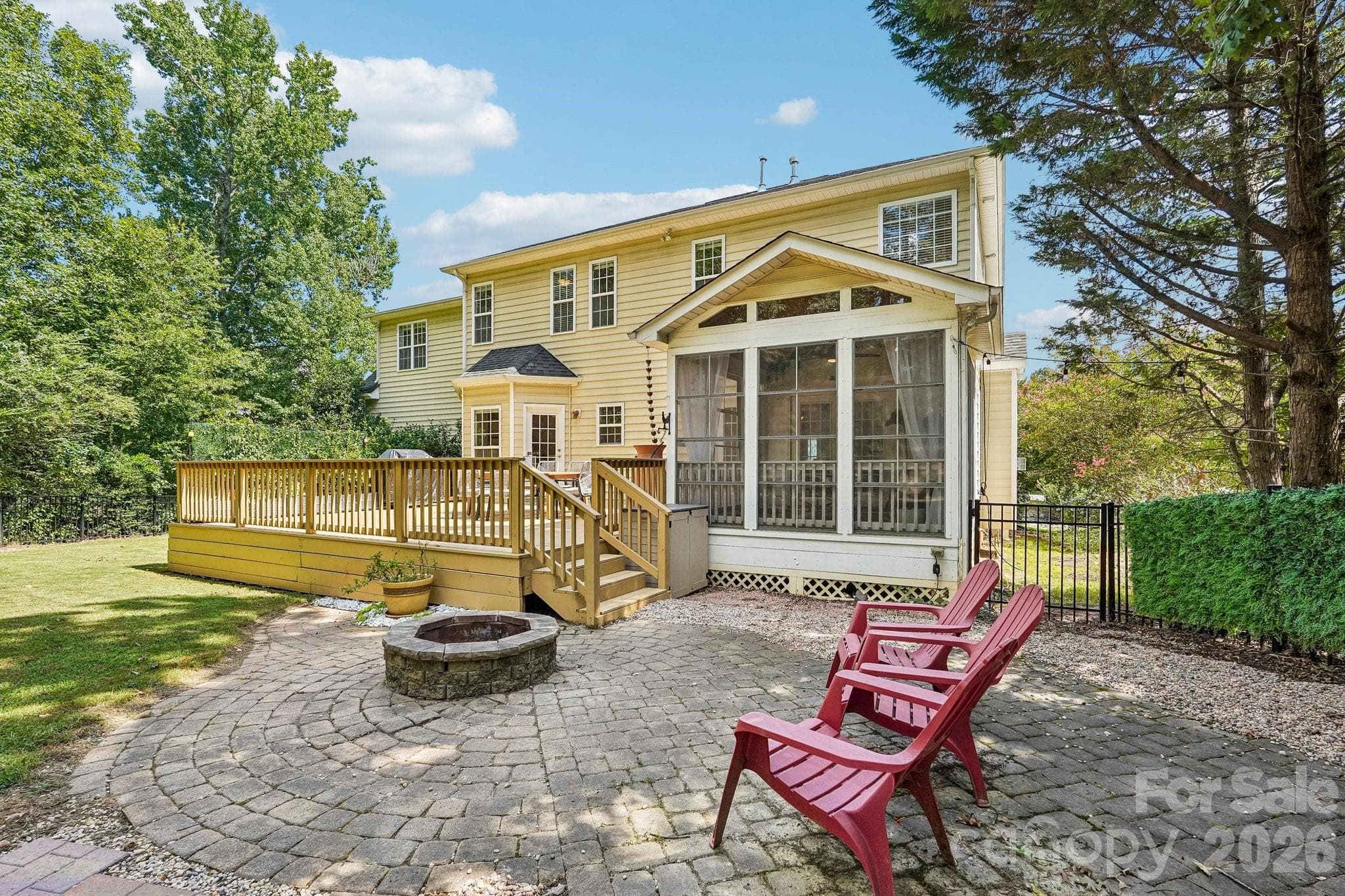 Single Family Residence at 10823 Persimmon Creek Drive, Charlotte, photo 36 of 48