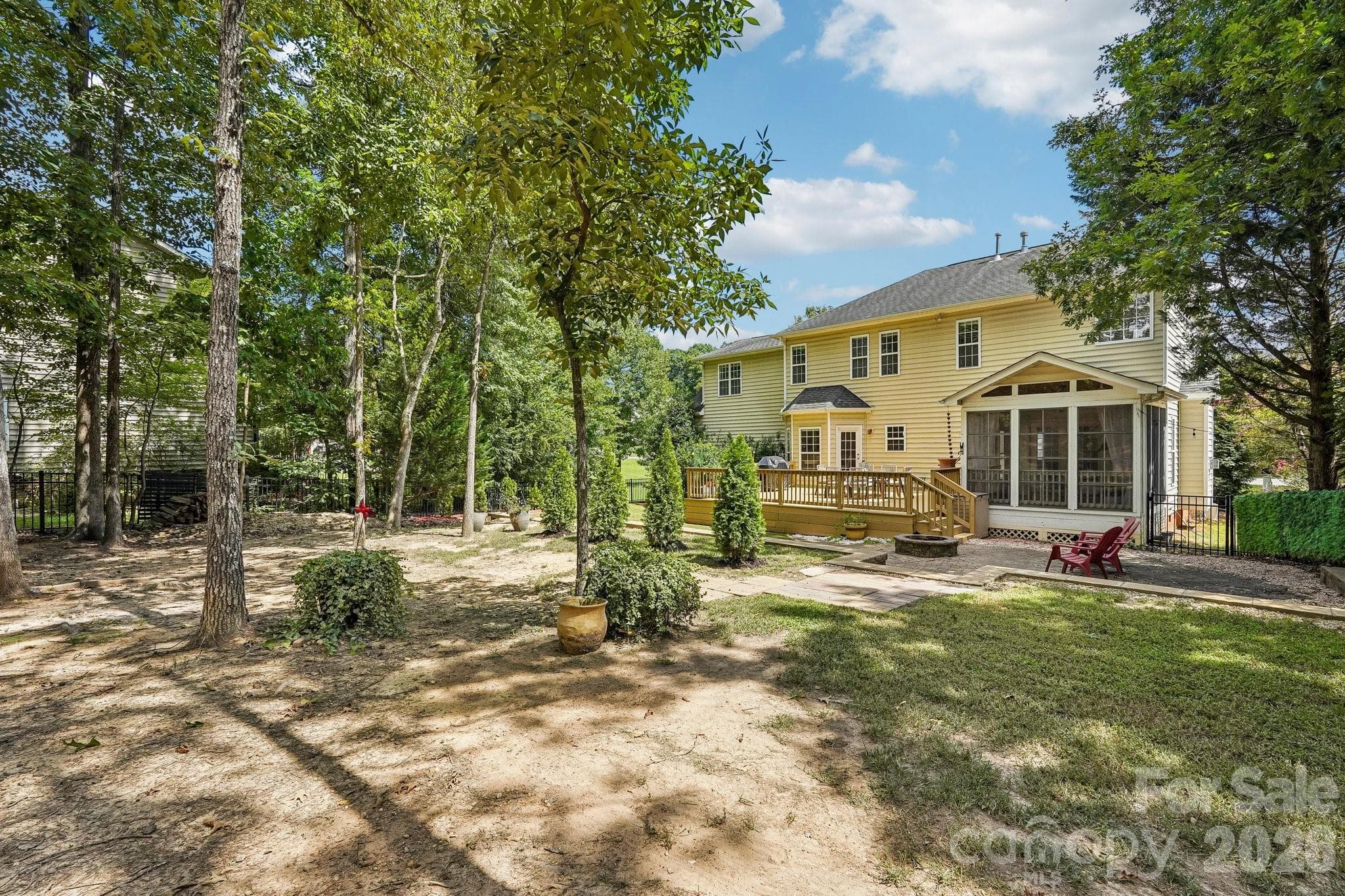 Single Family Residence at 10823 Persimmon Creek Drive, Charlotte, photo 41 of 48