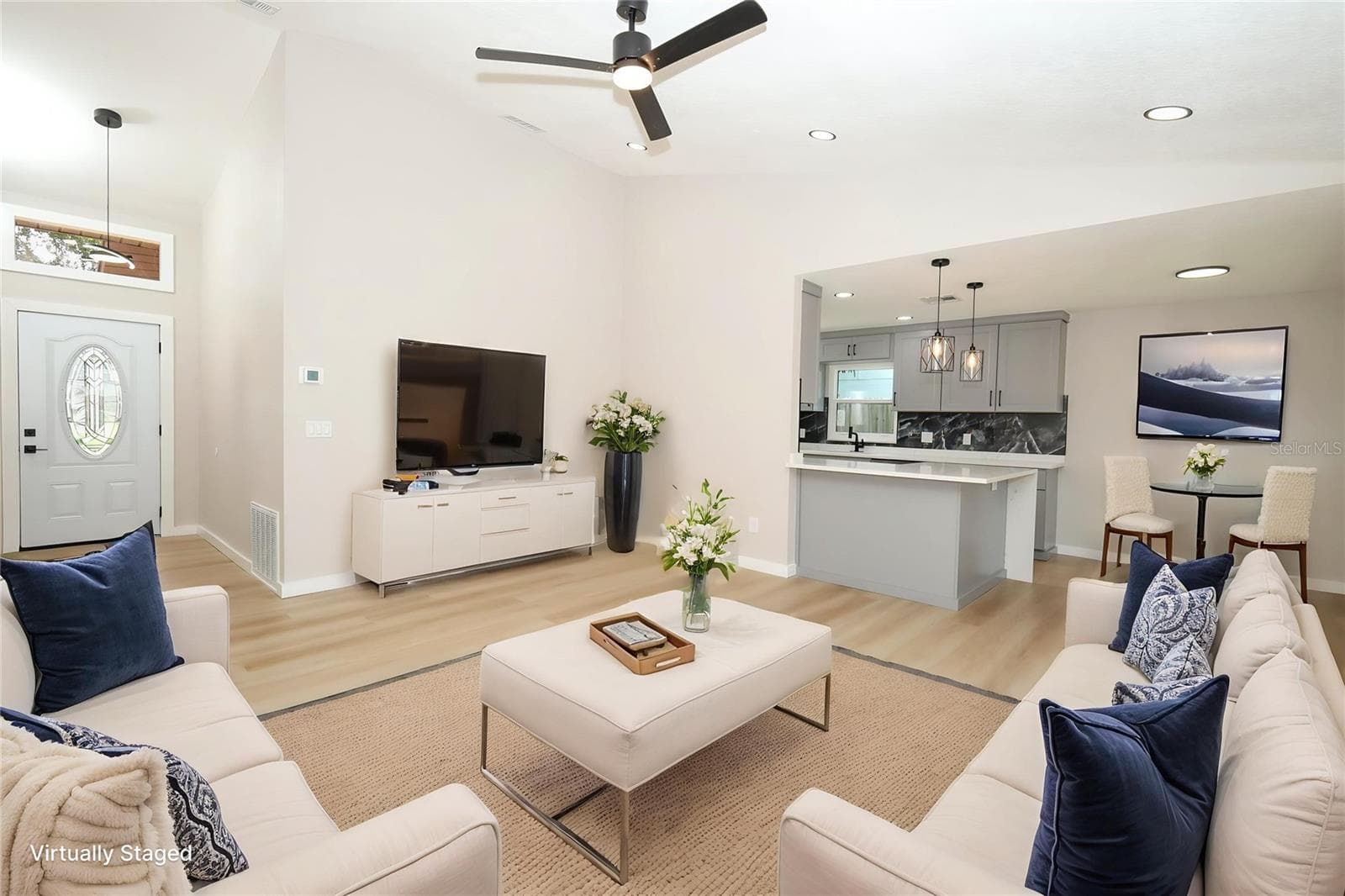 Living Room - 761 ROBINHOOD DR, MAITLAND