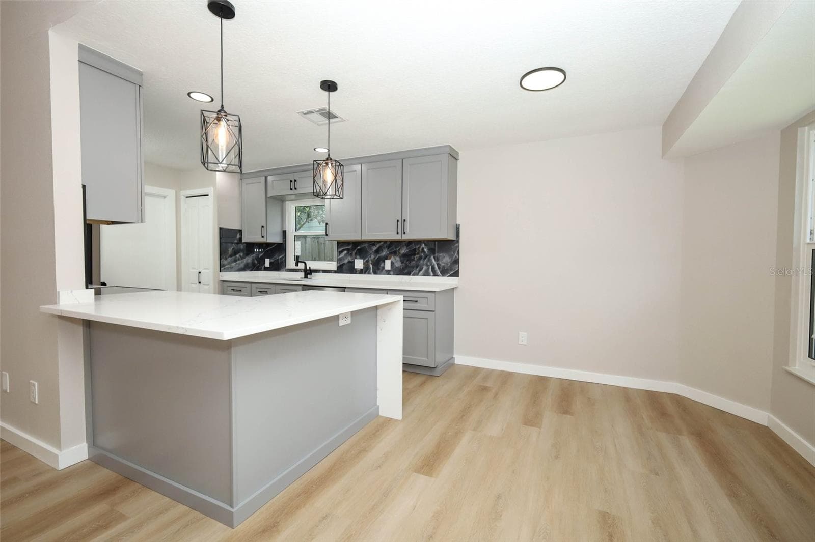 Single Family Residence at 761 ROBINHOOD DR, MAITLAND, photo 16 of 39