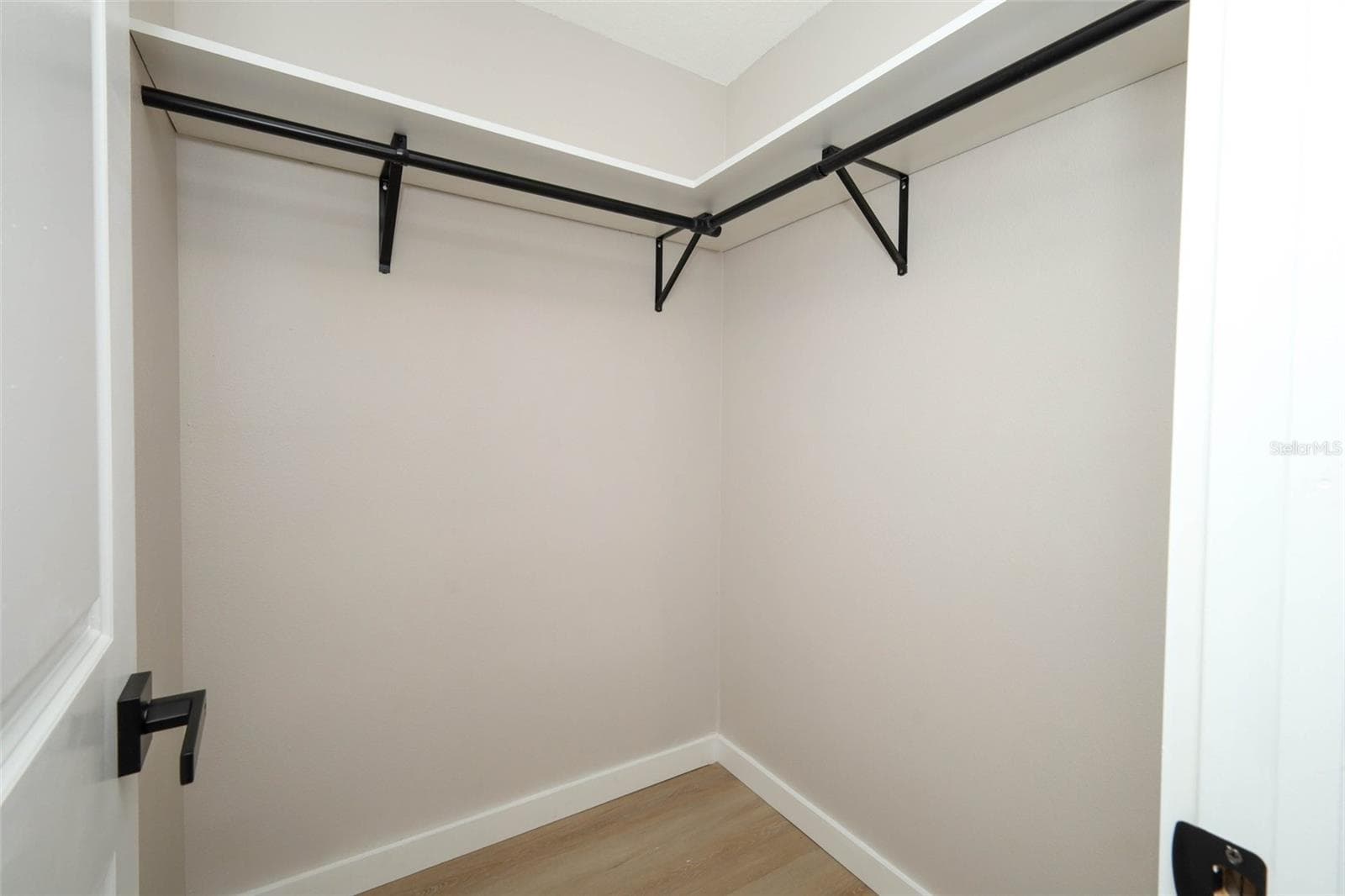 Walk-In Closet - 761 ROBINHOOD DR, MAITLAND