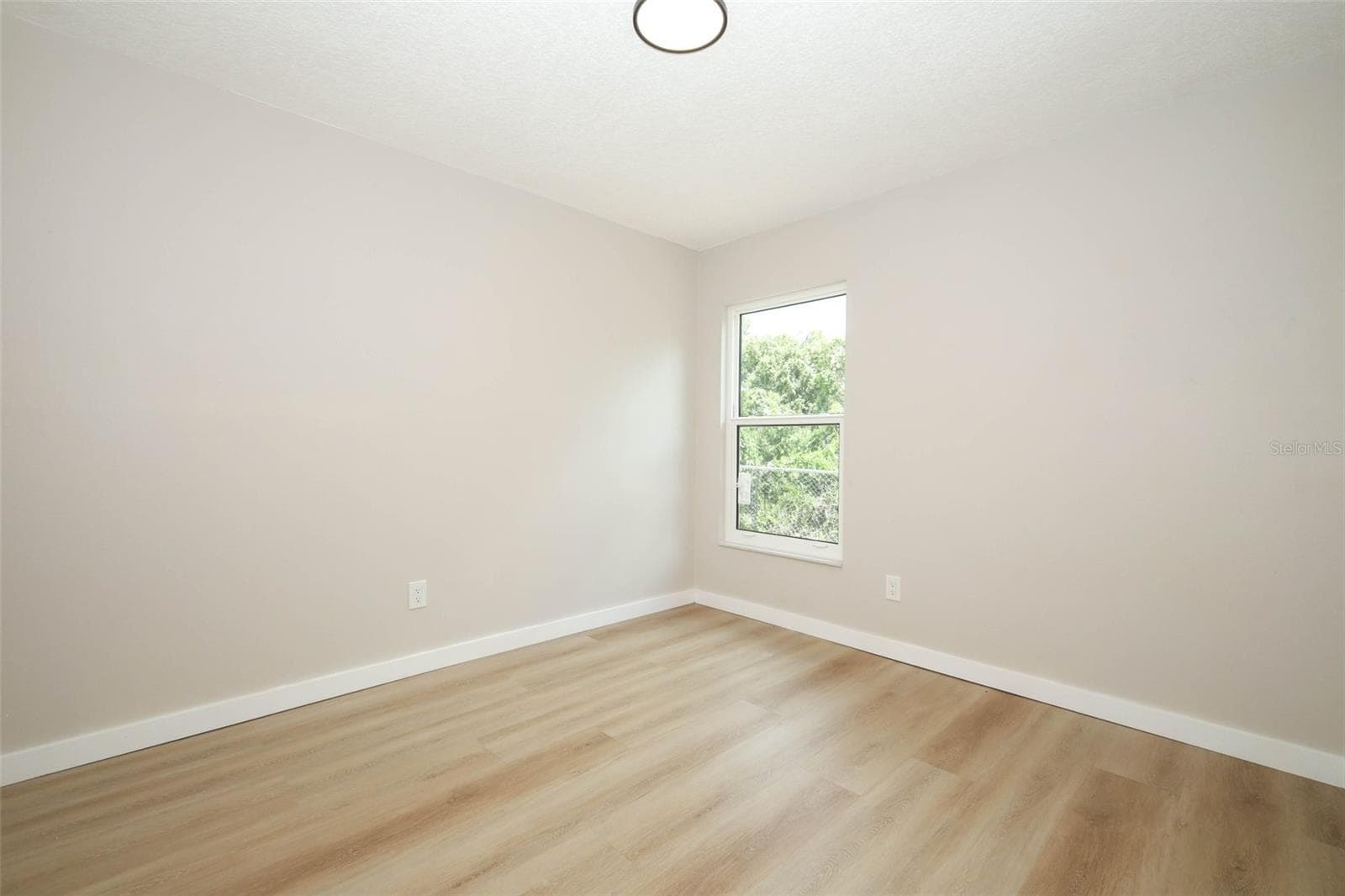 Front Bedroom - 761 ROBINHOOD DR, MAITLAND