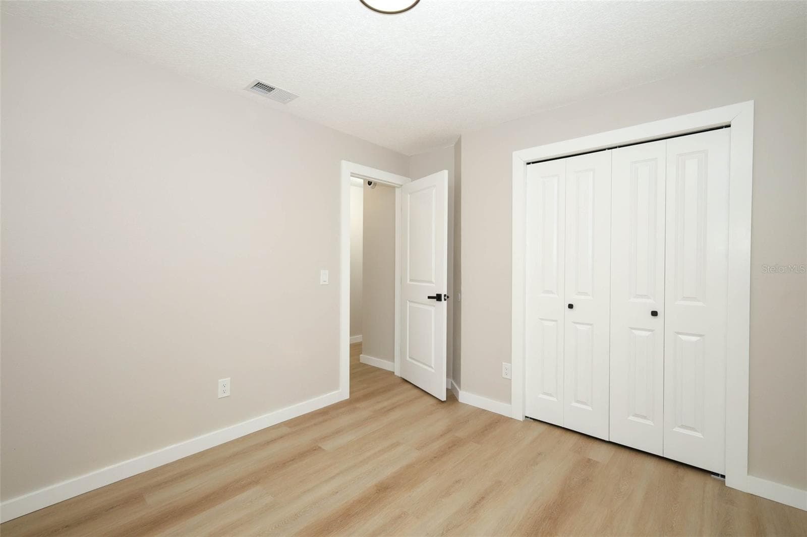 Front Bedroom Alt View - 761 ROBINHOOD DR, MAITLAND