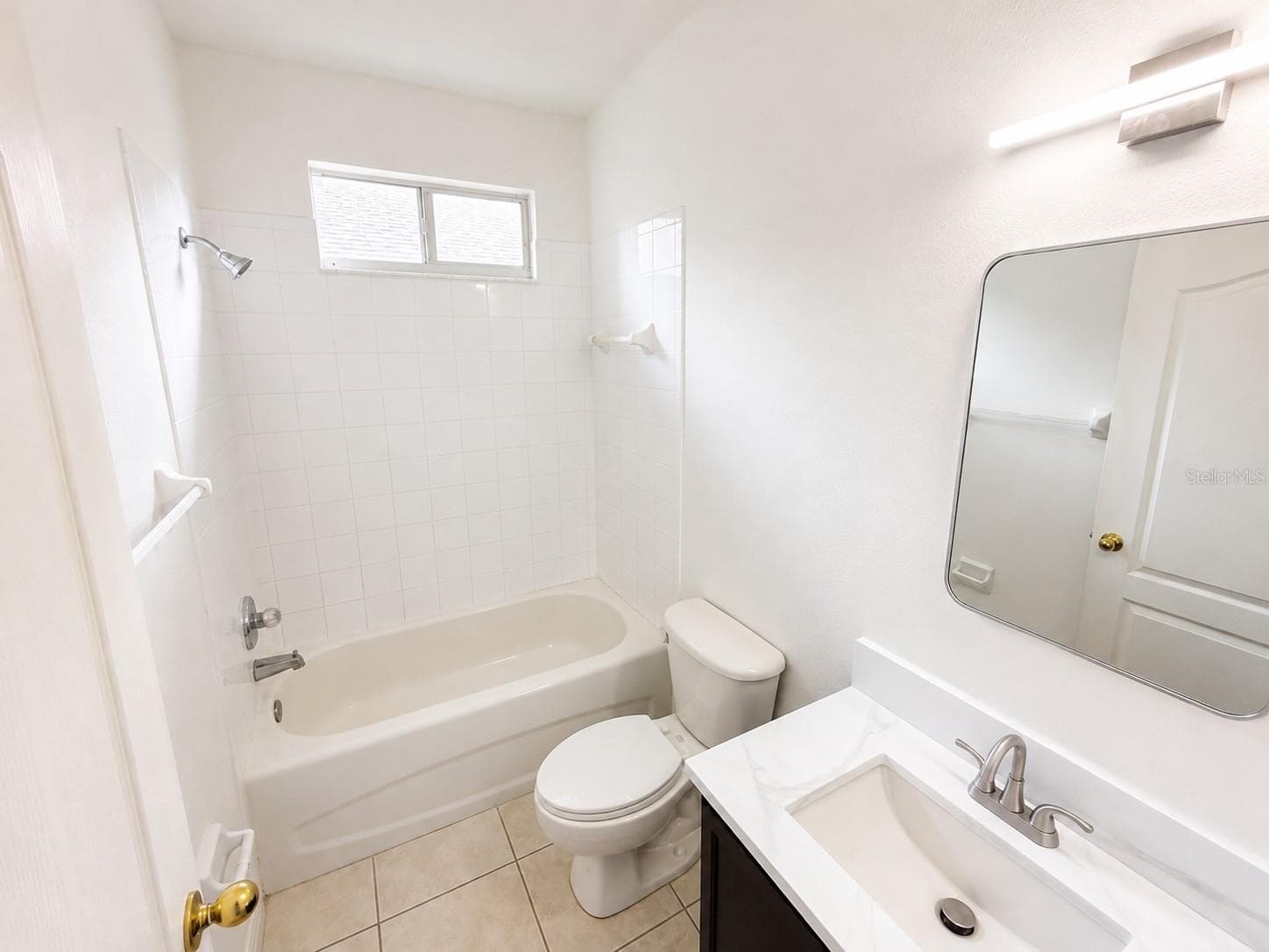 Single Family Residence at 15430 LAKE BELLA VISTA DR, TAMPA, photo 23 of 29