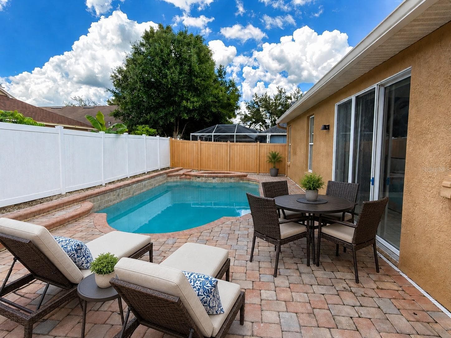 Single Family Residence at 15430 LAKE BELLA VISTA DR, TAMPA, photo 26 of 29