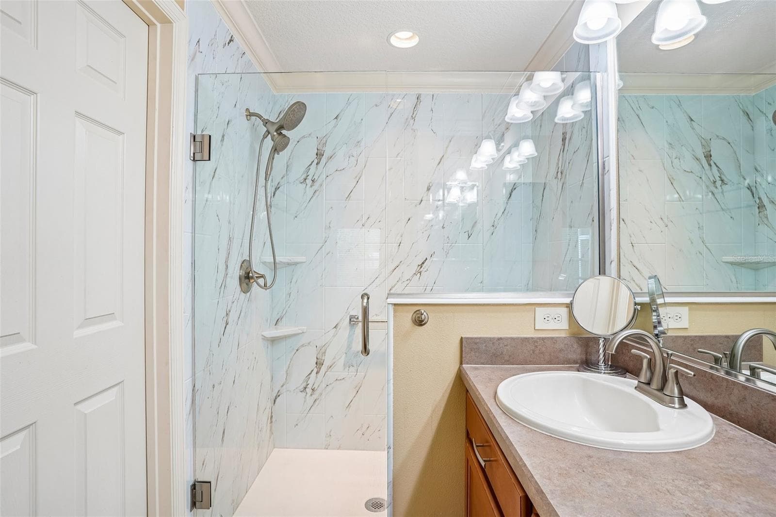 Walk-in Shower Master Bath - 583 ARTEAGA WAY, THE VILLAGES