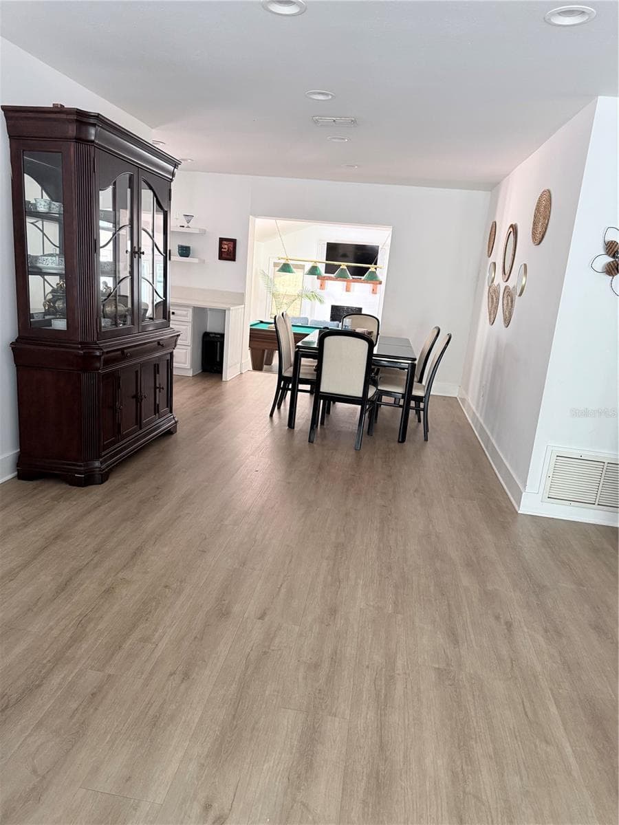 Single Family Residence at 1243 DINGENS AVE, WINDERMERE, photo 6 of 55