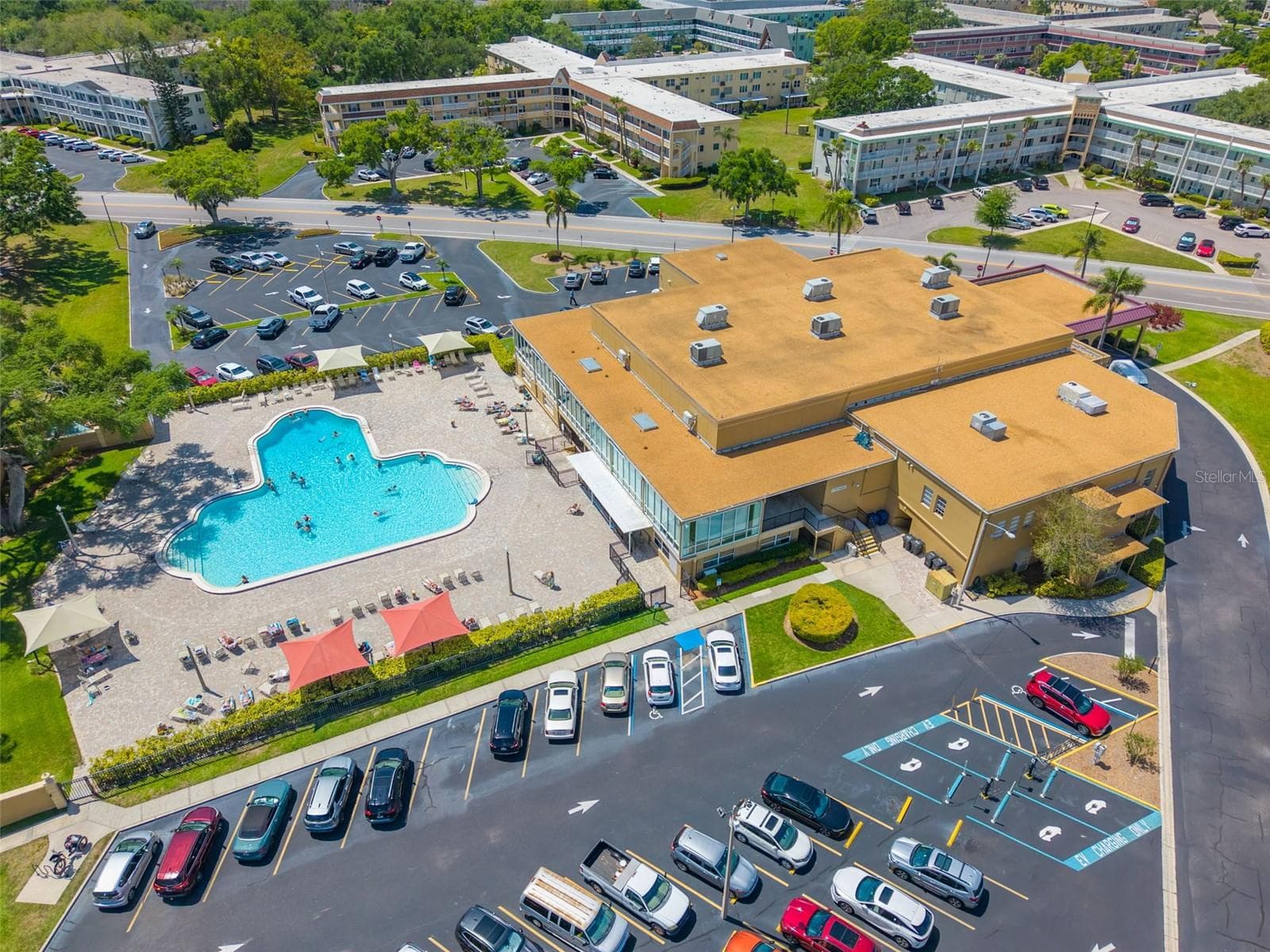 Main pool - 2455 FINLANDIA LN #63, CLEARWATER