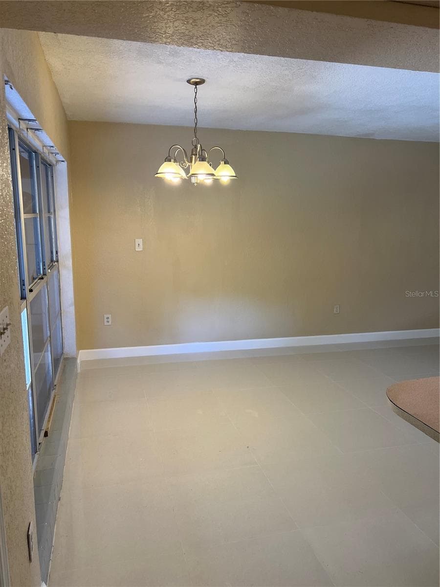 Single Family Residence at 5847 HARRINGTON DR, ORLANDO, photo 7 of 28