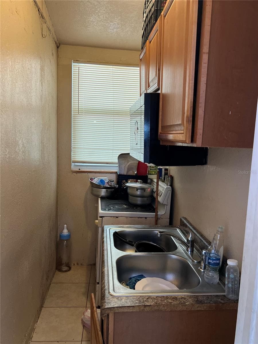 Loft/ In-law suite Kitchenette - 5847 HARRINGTON DR, ORLANDO