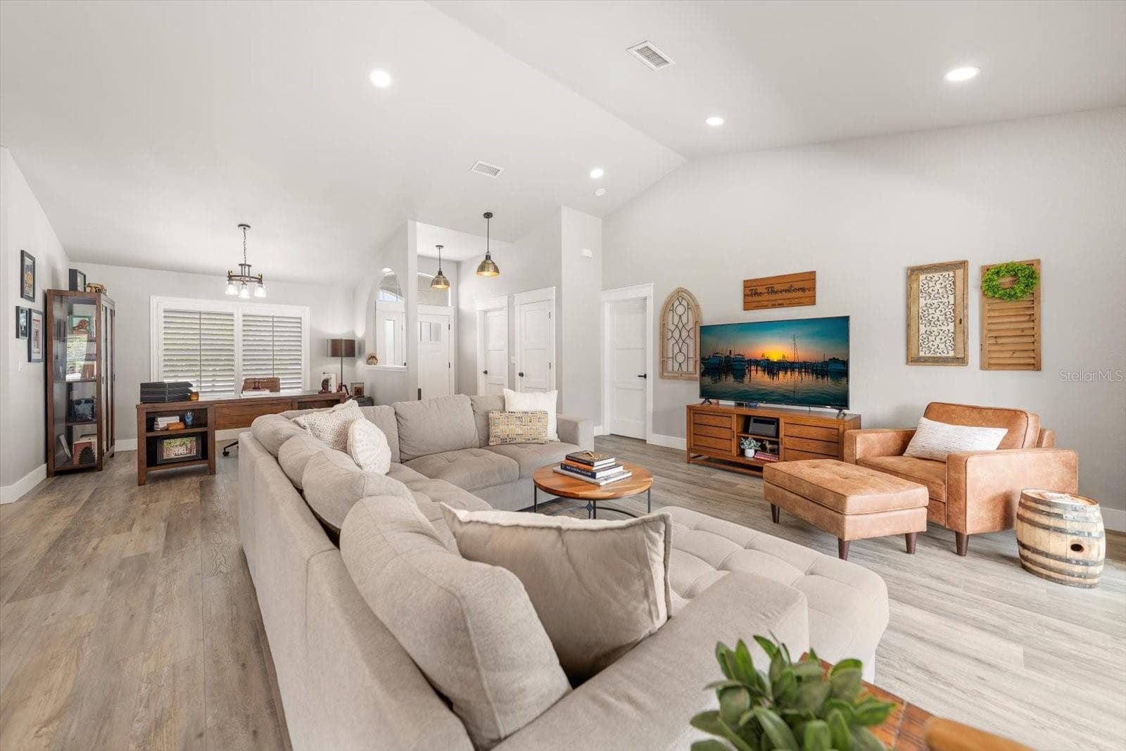 Single Family Residence at 668 MEHLENBACHER RD, BELLEAIR, photo 16 of 85