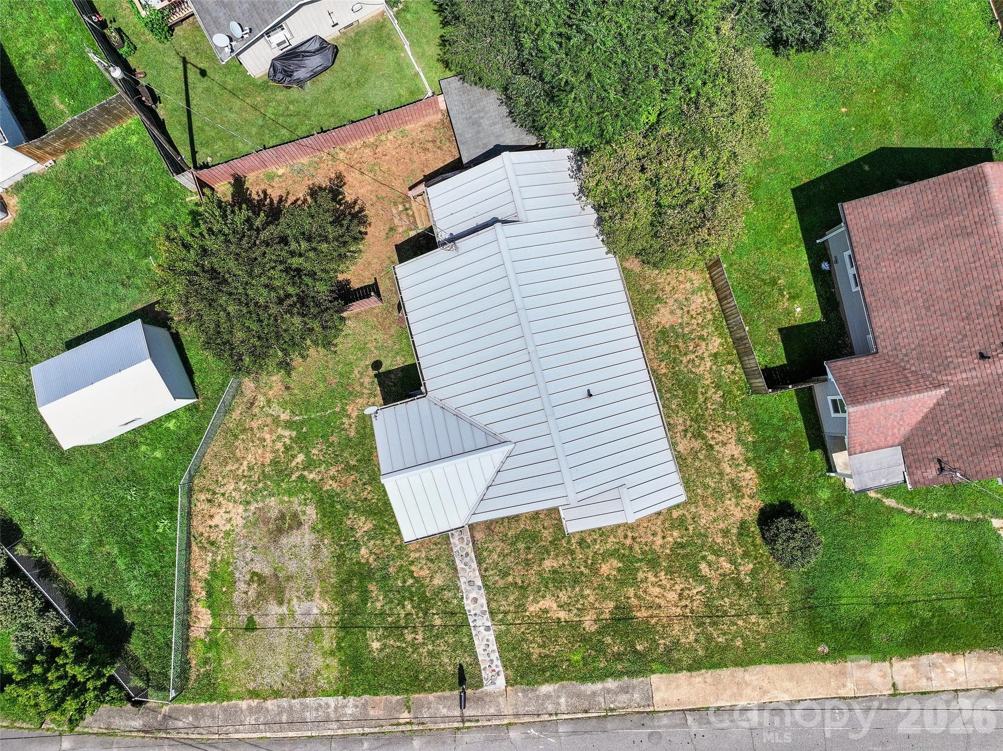 Single Family Residence at 417 Riverbend Street, Waynesville, photo 6 of 31