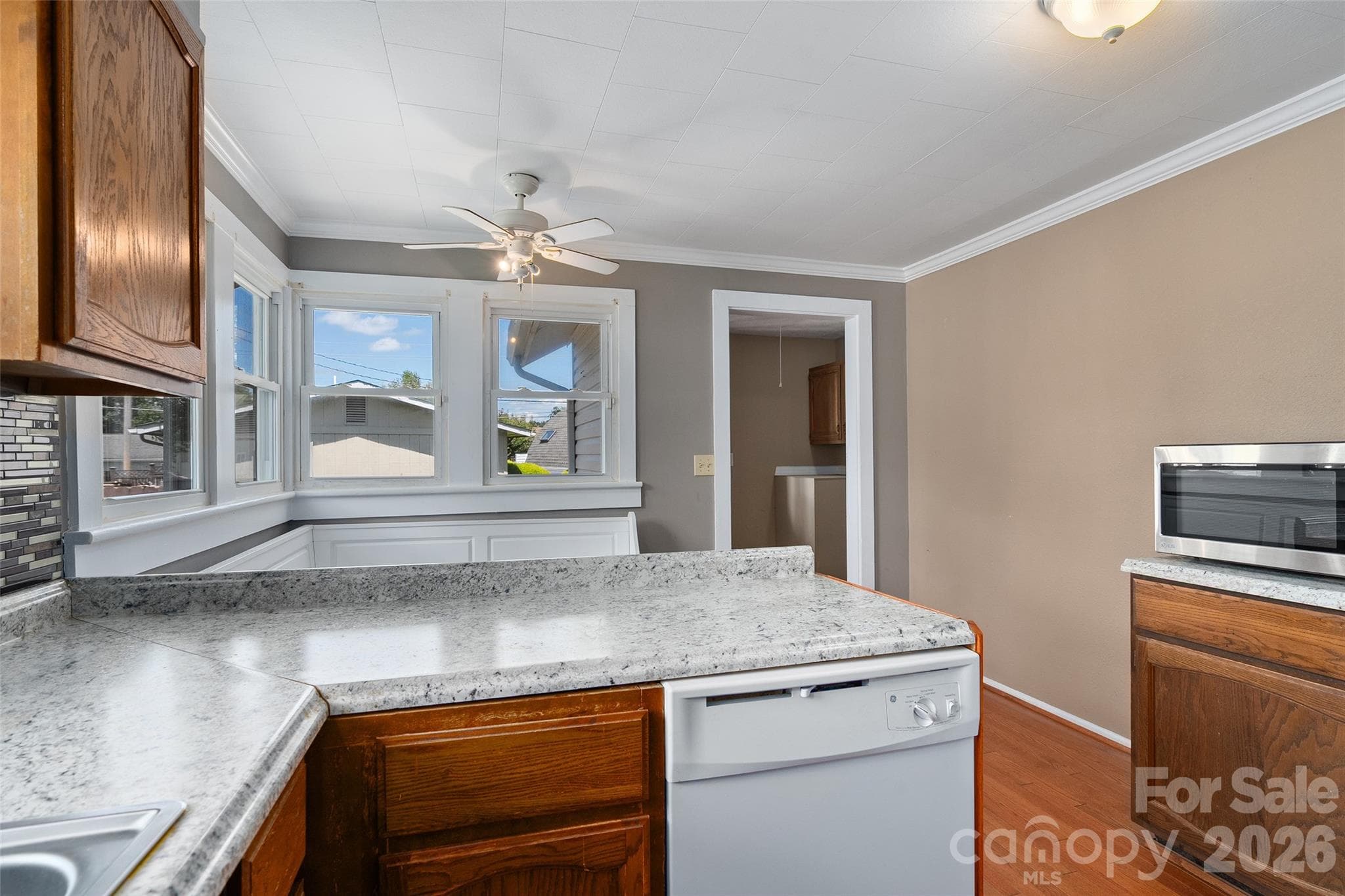 Single Family Residence at 417 Riverbend Street, Waynesville, photo 12 of 31