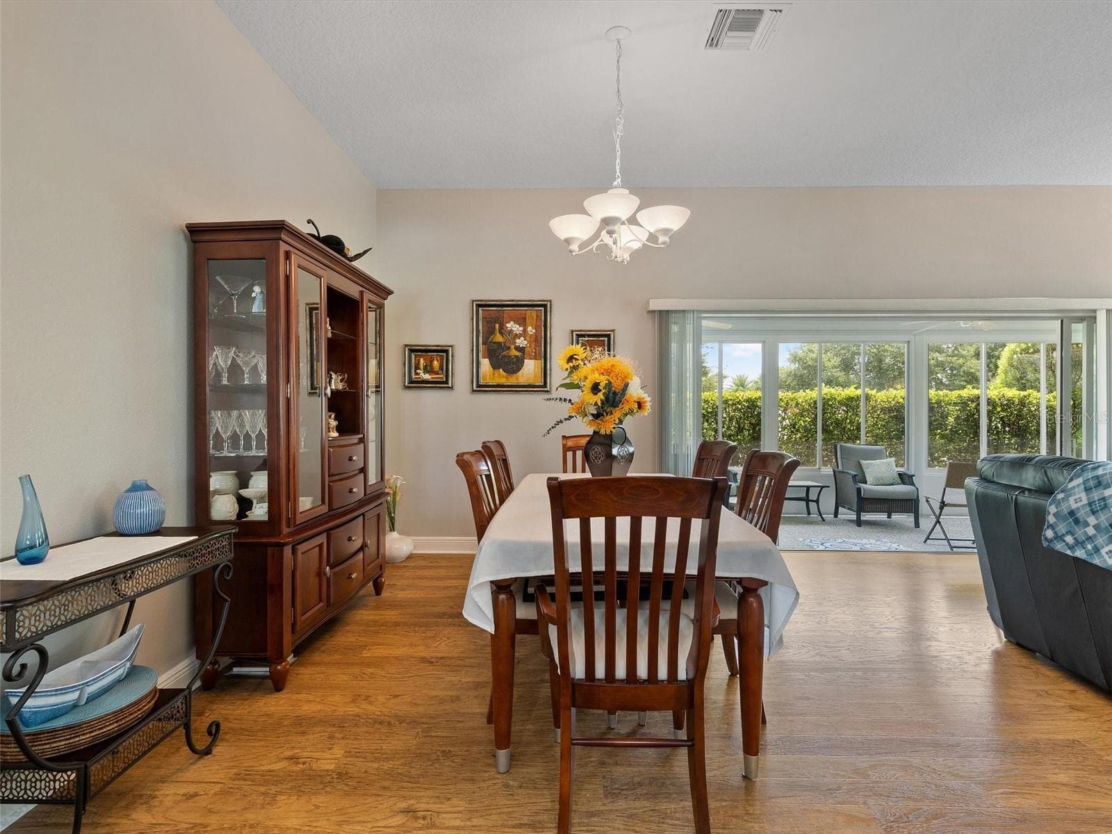 Single Family Residence at 490 LITTLE RIVER PATH, THE VILLAGES, photo 9 of 52