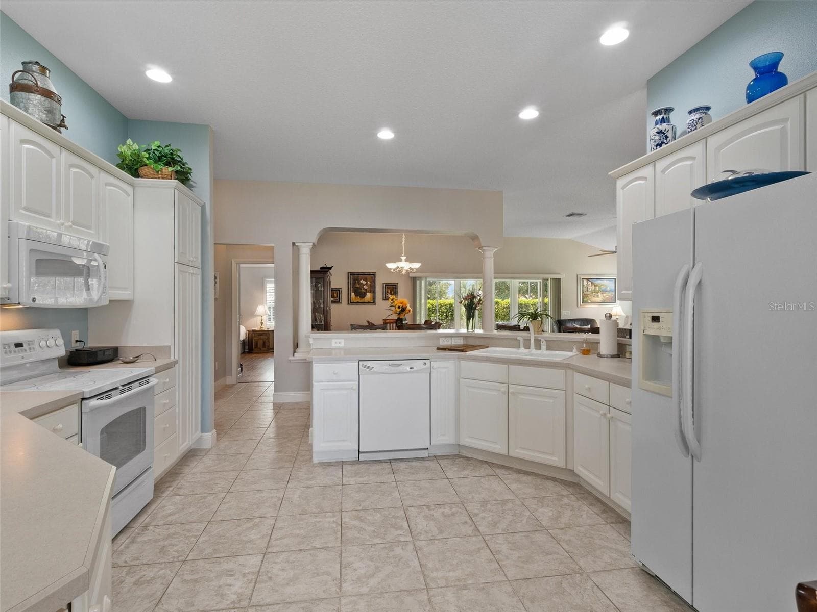 Single Family Residence at 490 LITTLE RIVER PATH, THE VILLAGES, photo 14 of 52