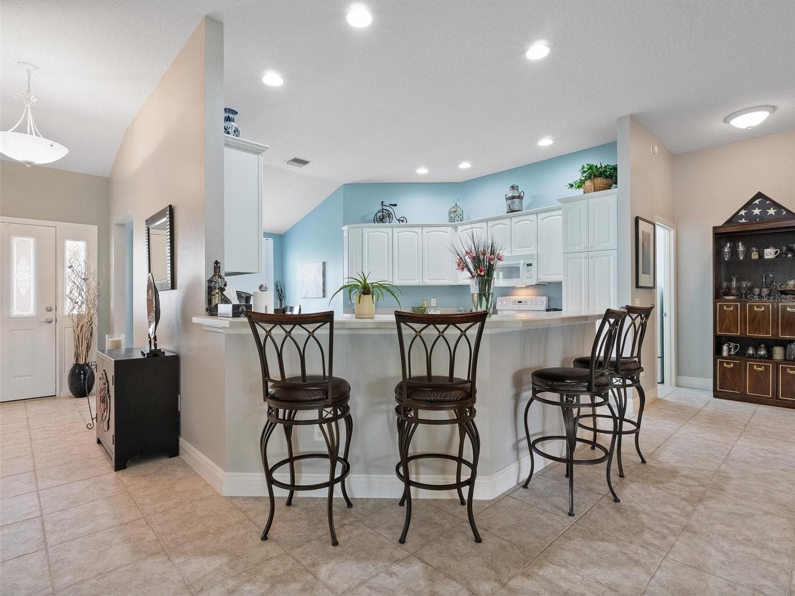 Single Family Residence at 490 LITTLE RIVER PATH, THE VILLAGES, photo 16 of 52