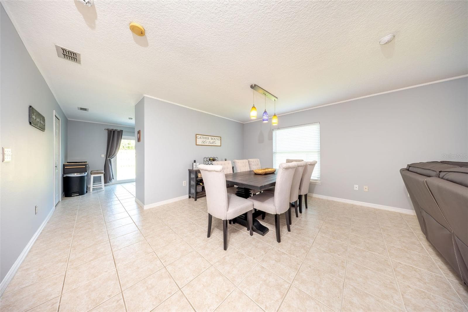 Dining area flows to the kitchen - 138 BRIGHTVIEW DR, LAKE MARY