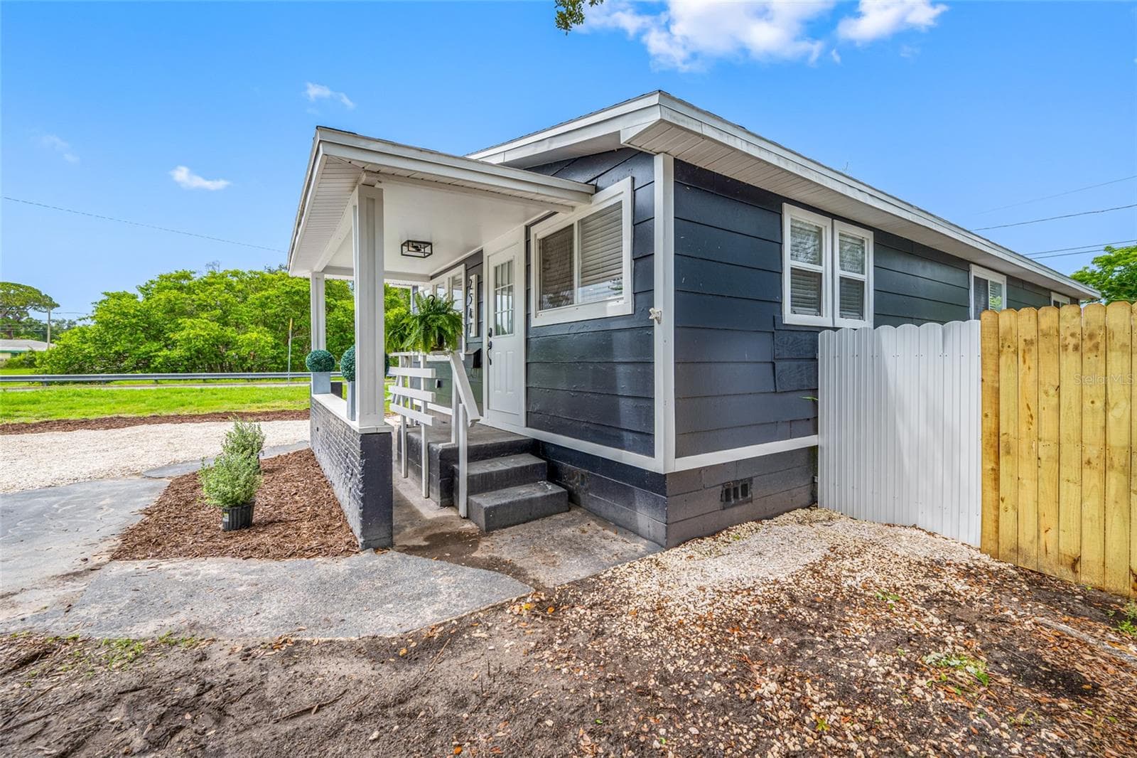 Single Family Residence at 2547 KINGSTON ST S, ST PETERSBURG, photo 34 of 35