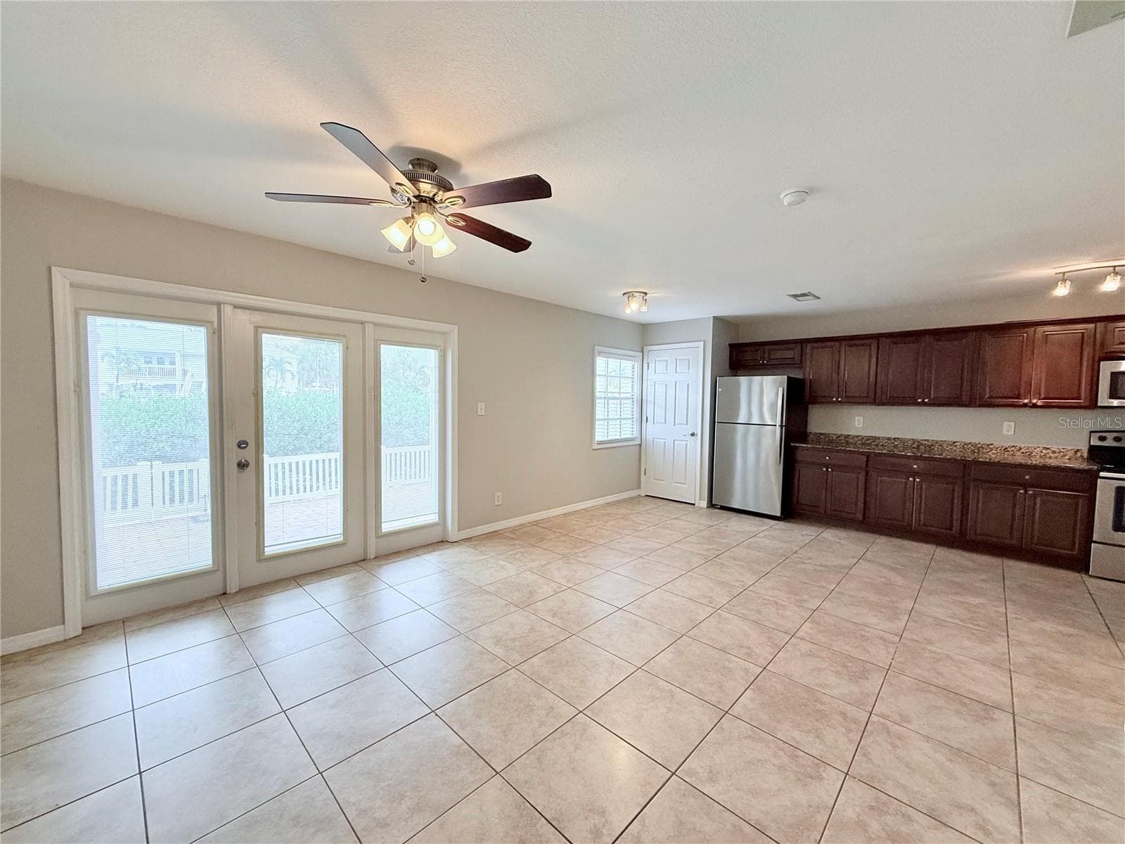 Condominium at 4728 BEACH DR SE #B, ST PETERSBURG, photo 4 of 41