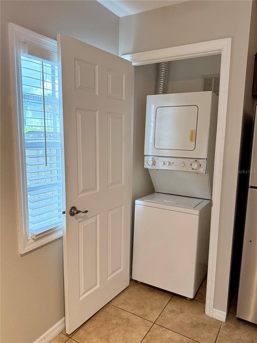 Condominium at 4728 BEACH DR SE #B, ST PETERSBURG, photo 7 of 41
