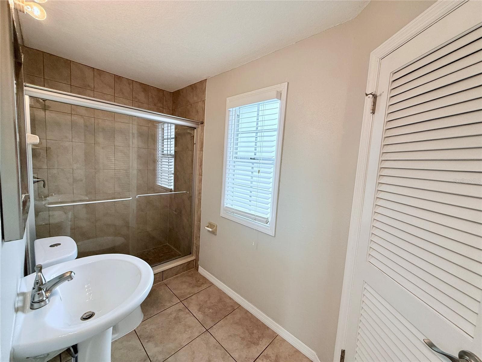 Condominium at 4728 BEACH DR SE #B, ST PETERSBURG, photo 12 of 41