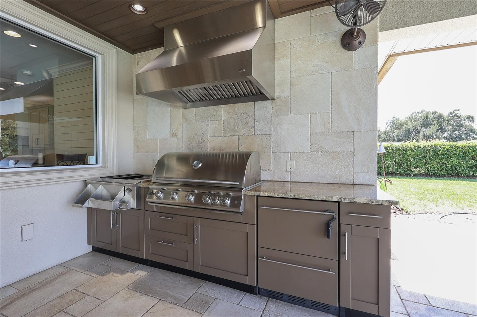 Outdoor kitchen with new grill - 3640 CRUMP RD, WINTER HAVEN