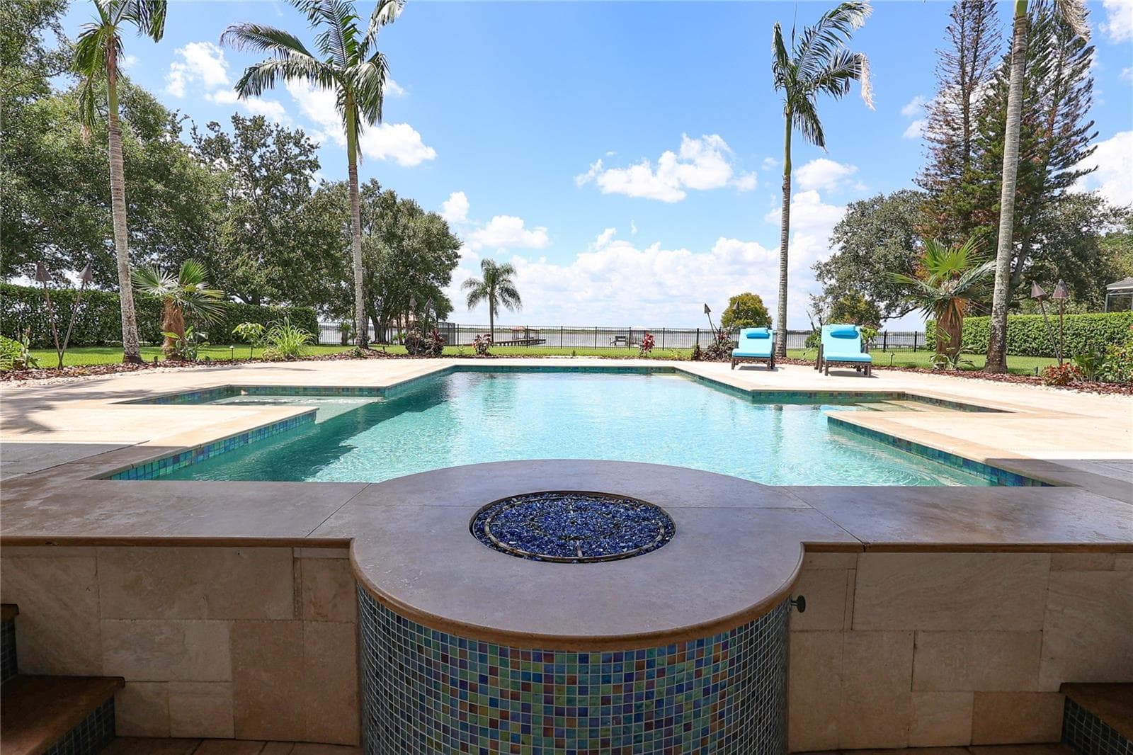 Gas fire pit with seating in and out of the water - 3640 CRUMP RD, WINTER HAVEN